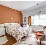 5 Double Bedroom House